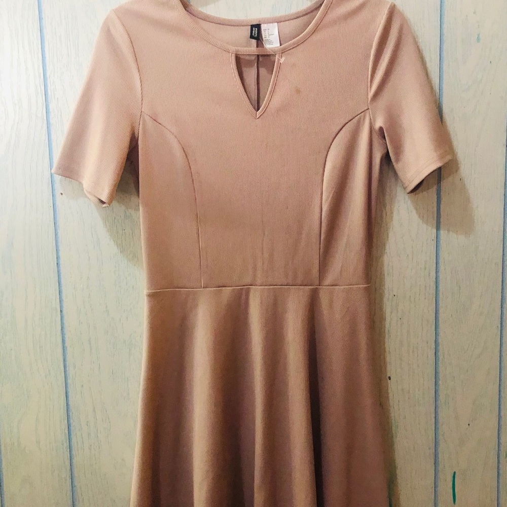 H&M Mauve Keyhole Dress